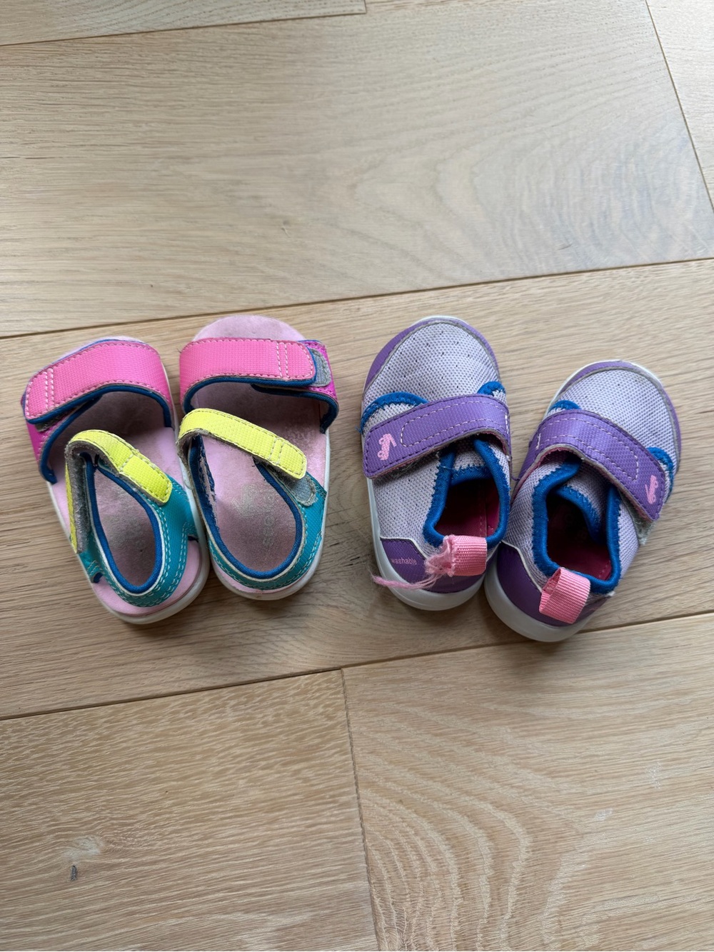 See Kai Run Toddler Shoe Bundle Sneakers + Sandals Size 4